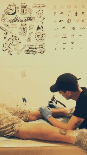 photo salon de tatouage entrez libre